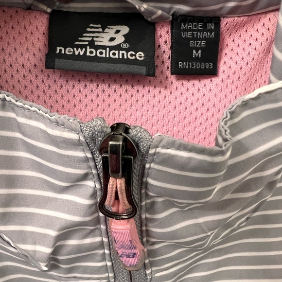 New balance windbreaker - Picture 2 of 6